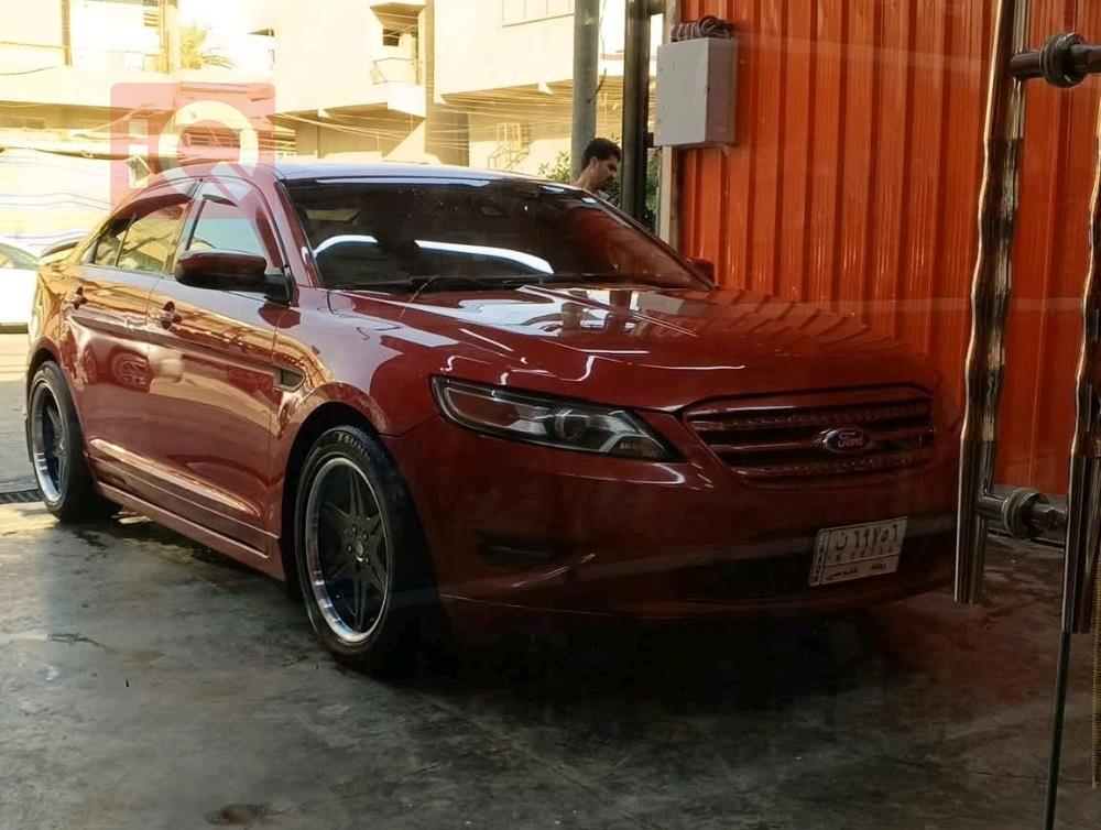 Ford Taurus